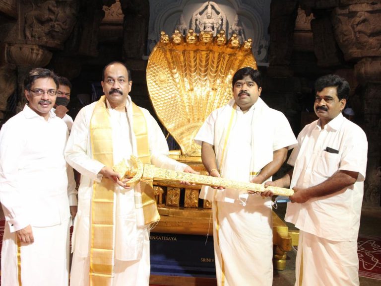 శ్రీవారికి దాసరి కిరణ్ విలువైన కానుక