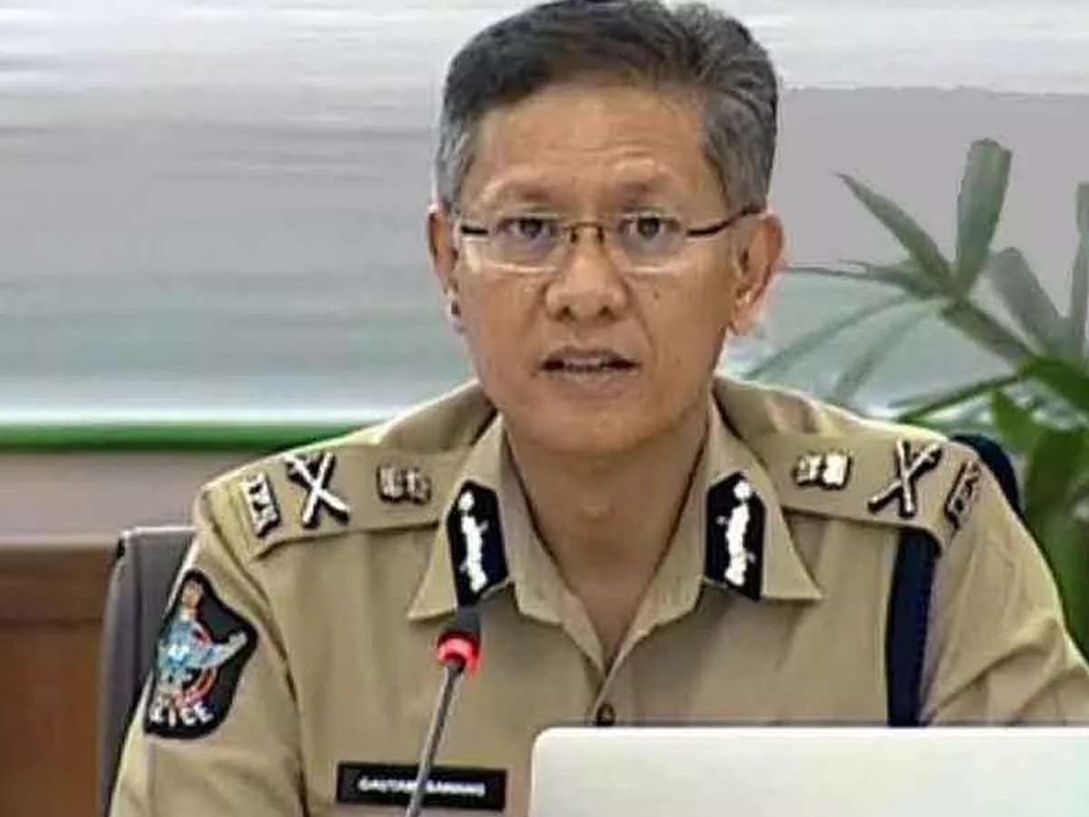 పోలీసుల మృతి పట్ల దిగ్భ్రాంతి వ్యక్తం చేసిన డీజీపీ