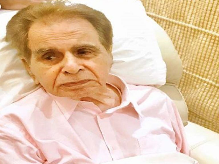 ప్రముఖ బాలీవుడ్ నటుడు దిలీప్ కుమార్ కన్నుమూత..