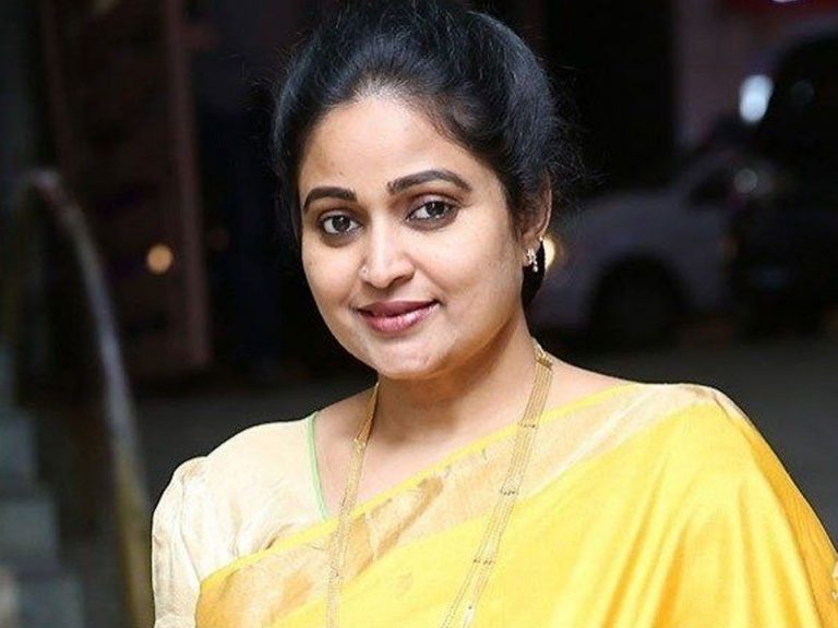 నటన, రాజకీయంతో దివ్యవాణి జుగల్బందీ!