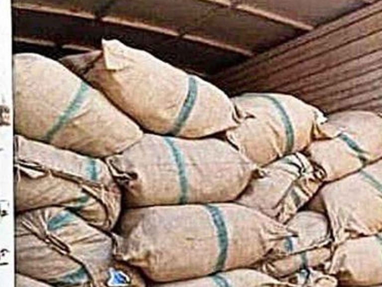 గుట్కా కేసు..  బీజేపీ నేత, సీఎం సన్నిహితుడికి నోటీసులు..!