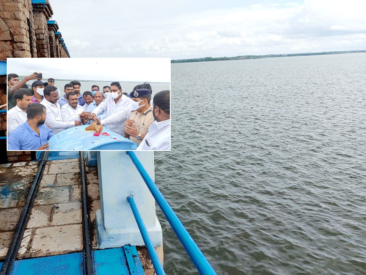 హిమాయత్ సాగర్ గేట్లు ఎత్తివేత..