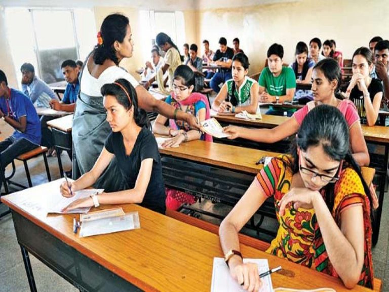 ఇంటర్ విద్యార్థులకు అలర్ట్..నేటి నుండి హాల్ టికెట్లు..!