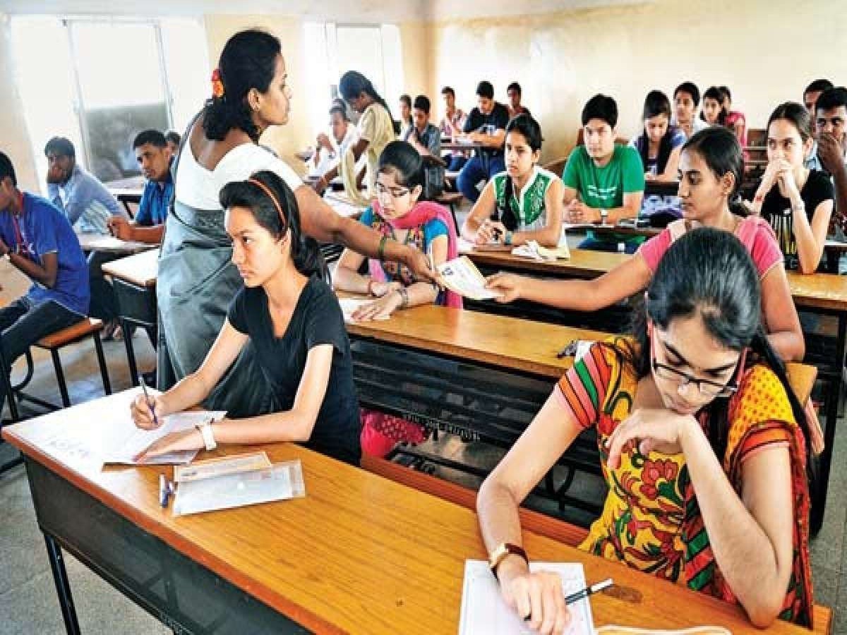 ఇంటర్ విద్యార్థులకు అలర్ట్..నేటి నుండి హాల్ టికెట్లు..!