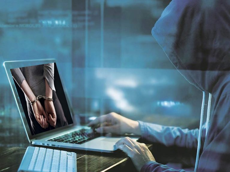 ఐటీ ఉద్యోగాల పేరుతో 8 లక్షల మోసం