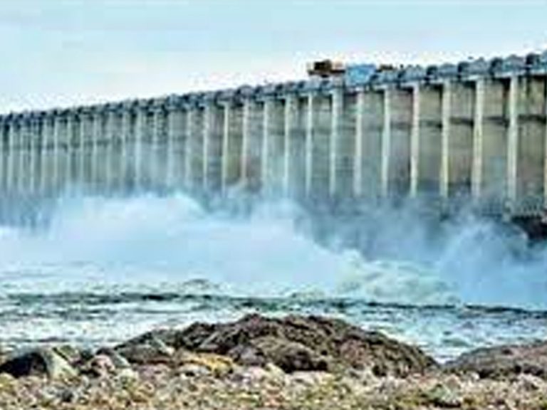 జూరాలకు భారీ వరద.. 20 గేట్లు ఎత్తి దిగువకు నీటి విడుదల