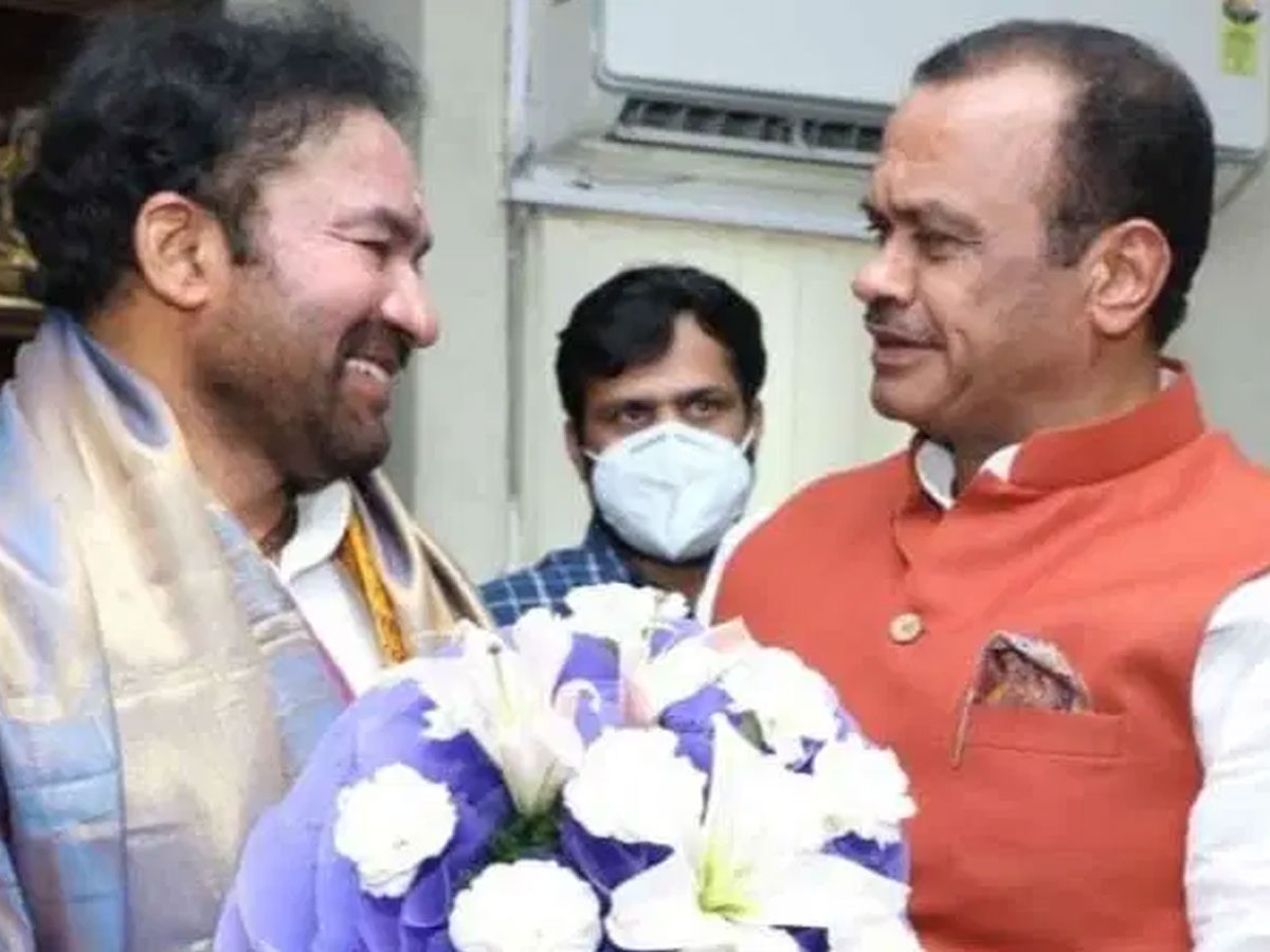 కేంద్రమంత్రి కిషన్ రెడ్డితో ఎంపీ కోమటిరెడ్డి భేటీ