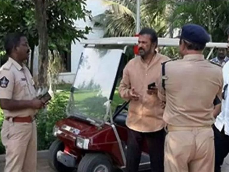 అసభ్యకర పోస్టులు.. పోలీసులకు మోహన్ బాబు ఫిర్యాదు