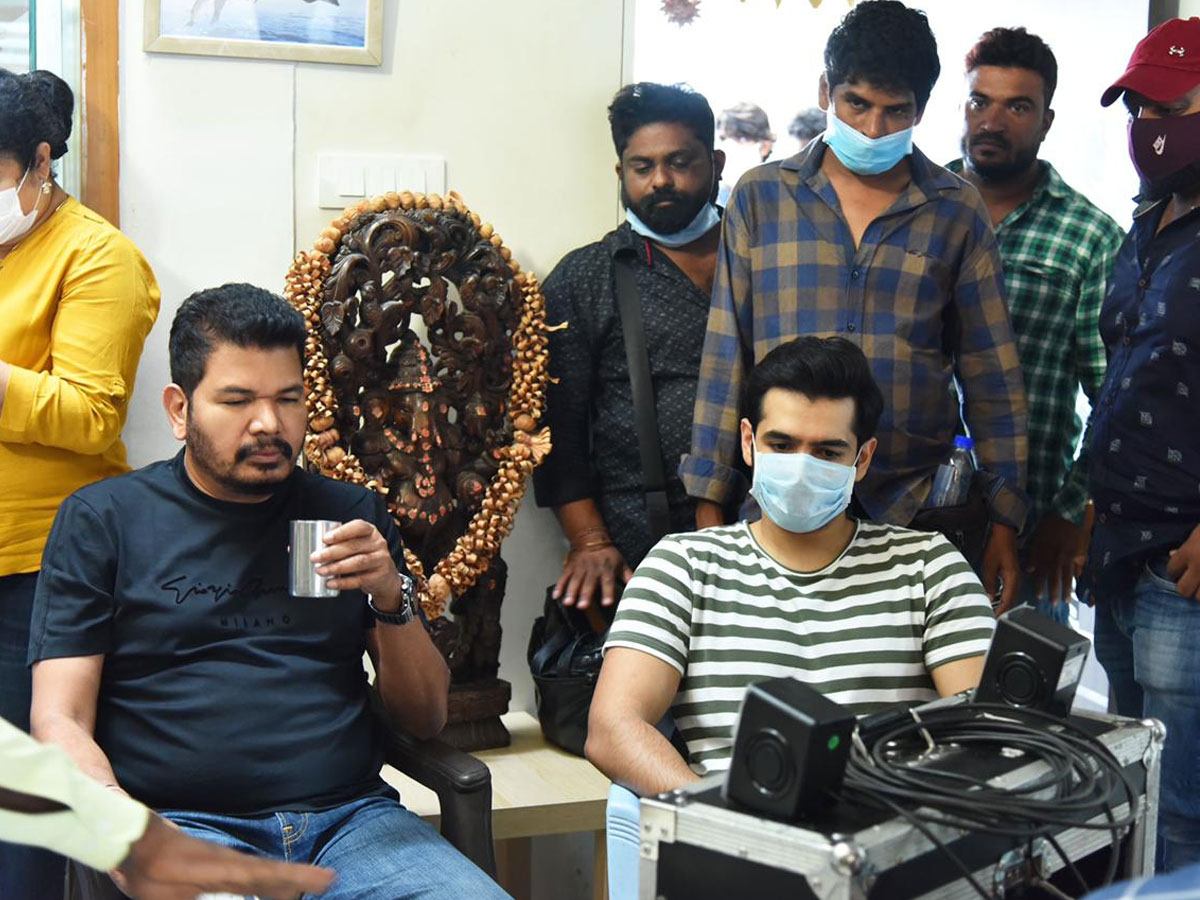 రామ్, లింగుస్వామి సెట్ లో డైరెక్టర్ శంకర్