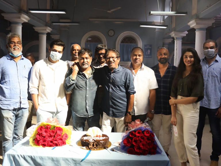 రామ్ మూవీ సెట్ లో భారతీరాజా బర్త్ డే సెలబ్రేషన్స్