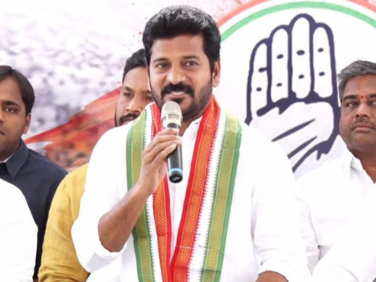 టీపీసీసీ చీఫ్ రేవంత్ రెడ్డి అరెస్ట్