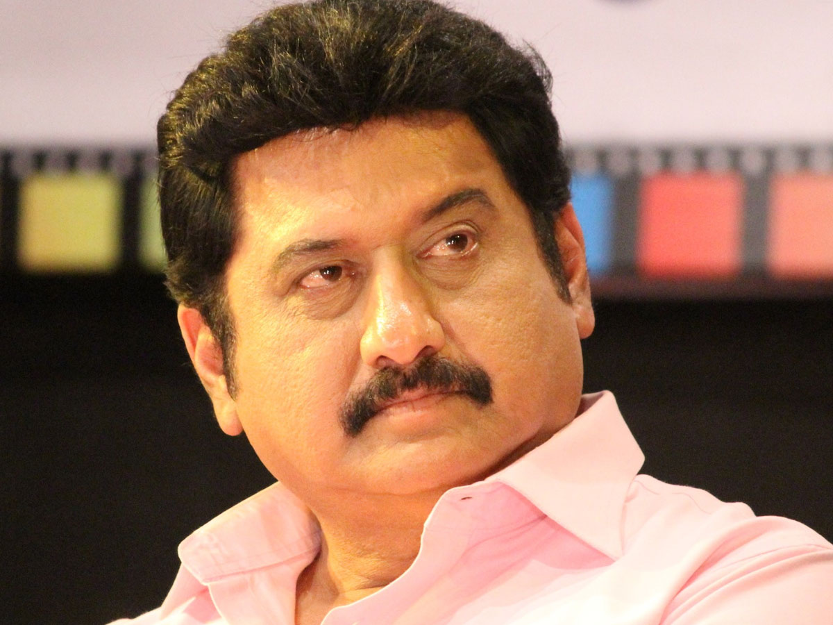 వైద్యులు, రైతులు లోకల్-నాన్ లోకల్ అనుకుంటే?: నటుడు సుమన్