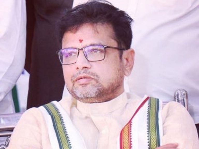 ఉద్యోగ ఖాళీల గురించి ప్రభుత్వానికే స్పష్టత లేదు: ఎమ్మెల్యే శ్రీధర్