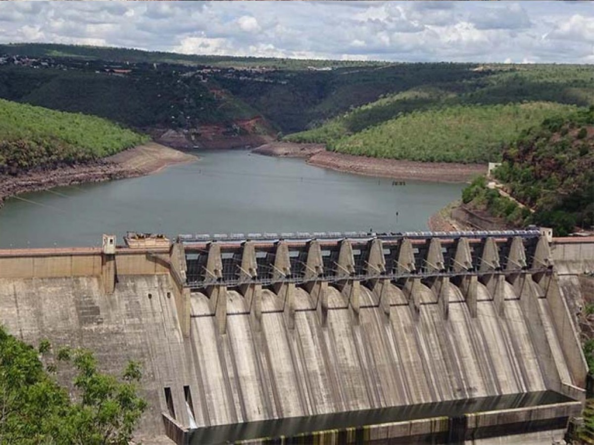 పూర్తిగా తగ్గిపోయిన శ్రీశైలం నీటి మట్టం…