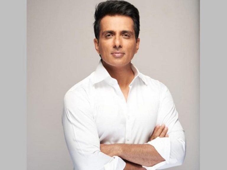 చేరుకున్న ఆక్సిజన్ ప్లాంటు.. సోనూసూద్‌ తెలుగులో ట్వీట్