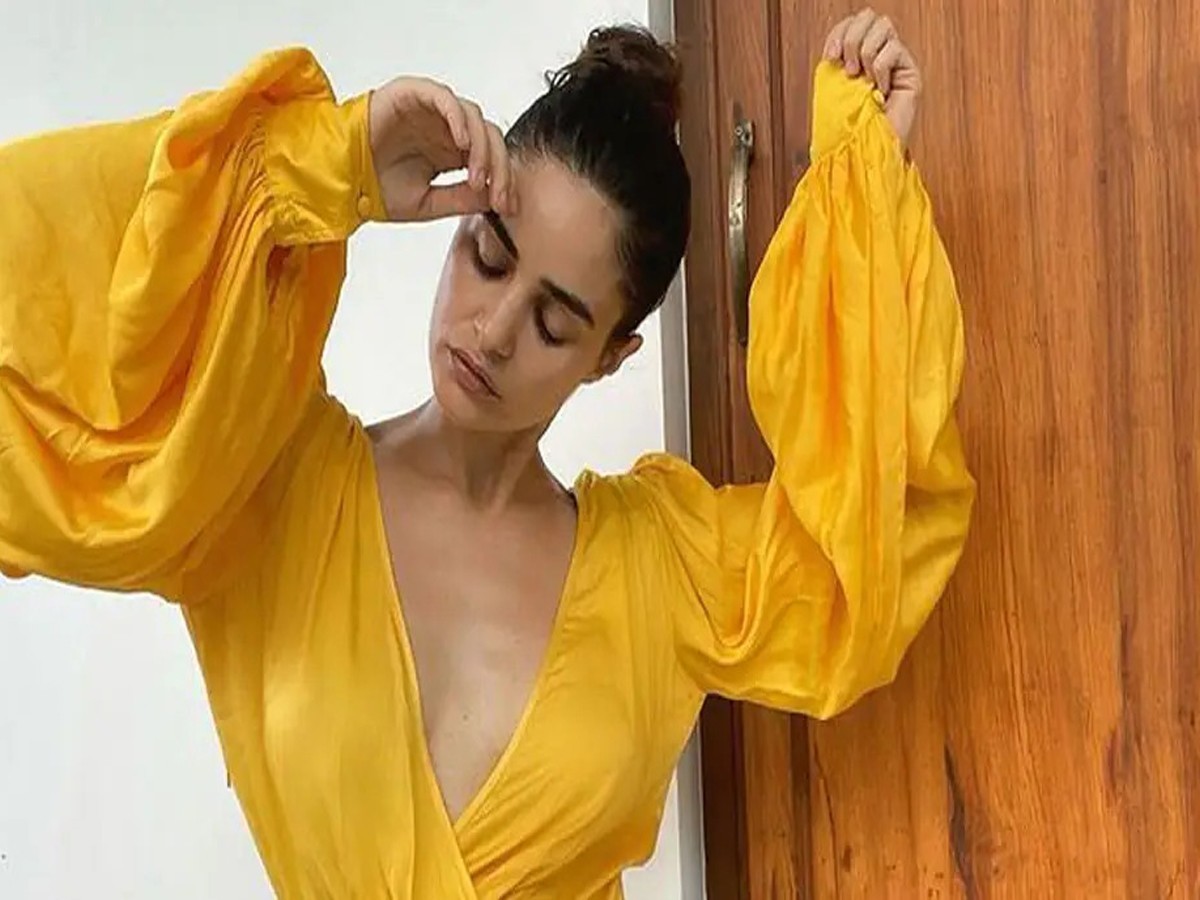 “నీ హిప్స్ చాలా పెద్దవి, తొడలు చాలా మందం…” అనేవారు