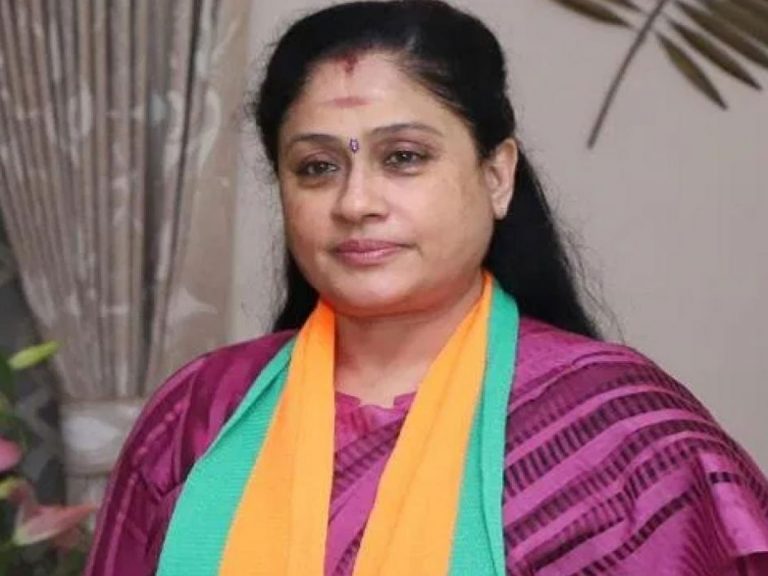 రెవెన్యూ లోపాలపై రాములమ్మ ఫైర్