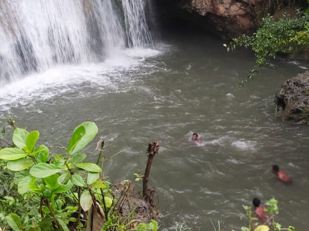 ప్రాణం తీసిన సెల్ఫీ సరదా