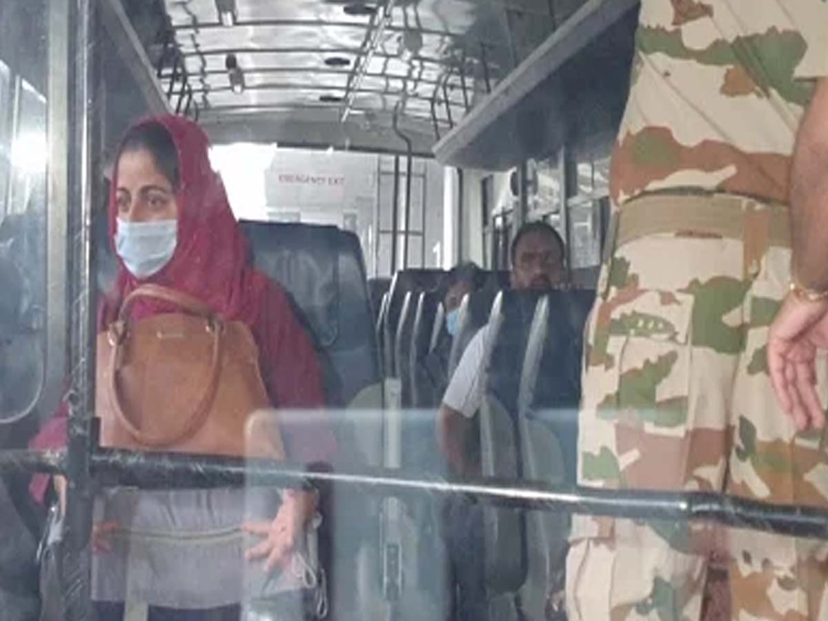 అక్కడి నుంచి పిడికెడు మట్టి కూడా తేలేక‌పోయా… ఆఫ్ఘ‌న్ సిక్కు మహిళా ఎంపీ ఆవేదన‌…