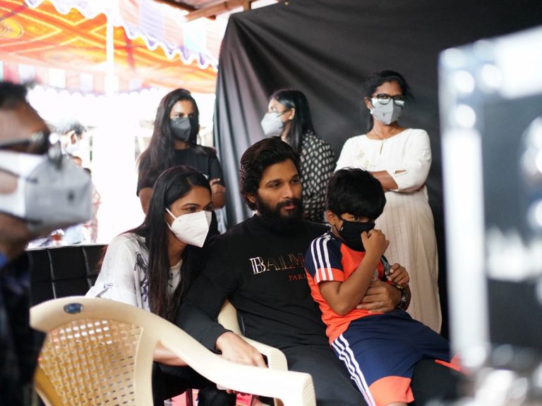 అర్హ ‘శాకుంతలం’ సెట్స్ లో నాన్న అల్లు అర్జున్!