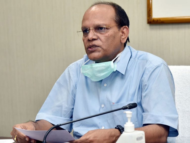 కరోనా థర్డ్‌ వేవ్‌ ఆలోచనే వద్దు..!