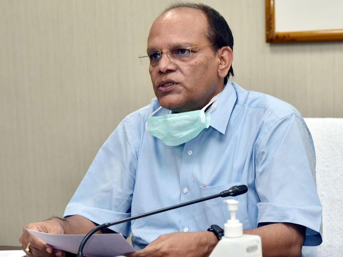 కరోనా థర్డ్‌ వేవ్‌ ఆలోచనే వద్దు..!