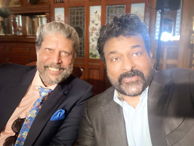 లెజెండరీ క్రికెటర్ తో మెగాస్టార్… సరదాగా కాసేపు !