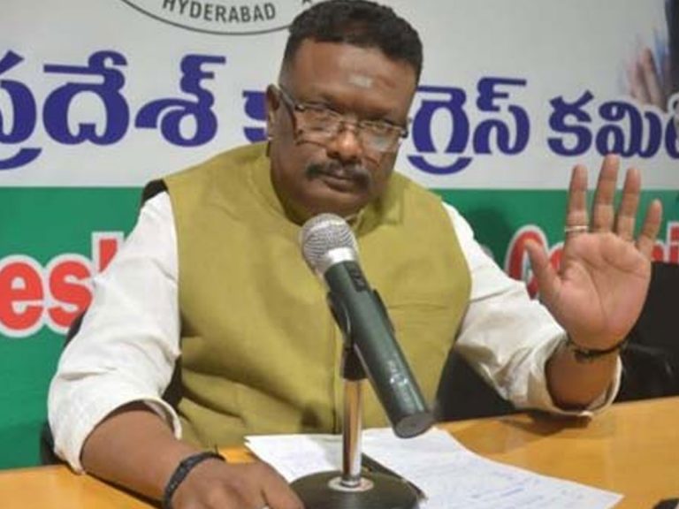 Dasoju Sravan: కేసీఆర్‌ది దొంగదీక్ష.. రైతుల్ని దగాచేసే కుట్ర