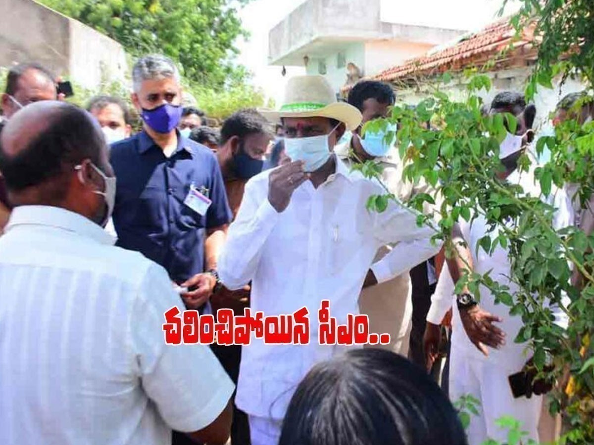 వాసాలమర్రిలో సీఎం.. కాలినడకన దళితవాడలో పర్యటన..