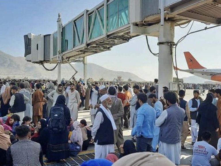 కాబూల్ ఎయిర్‌పోర్ట్ మూసివేత‌… ఆందోళ‌న‌లో ఆఫ్ఘ‌న్ వాసులు…