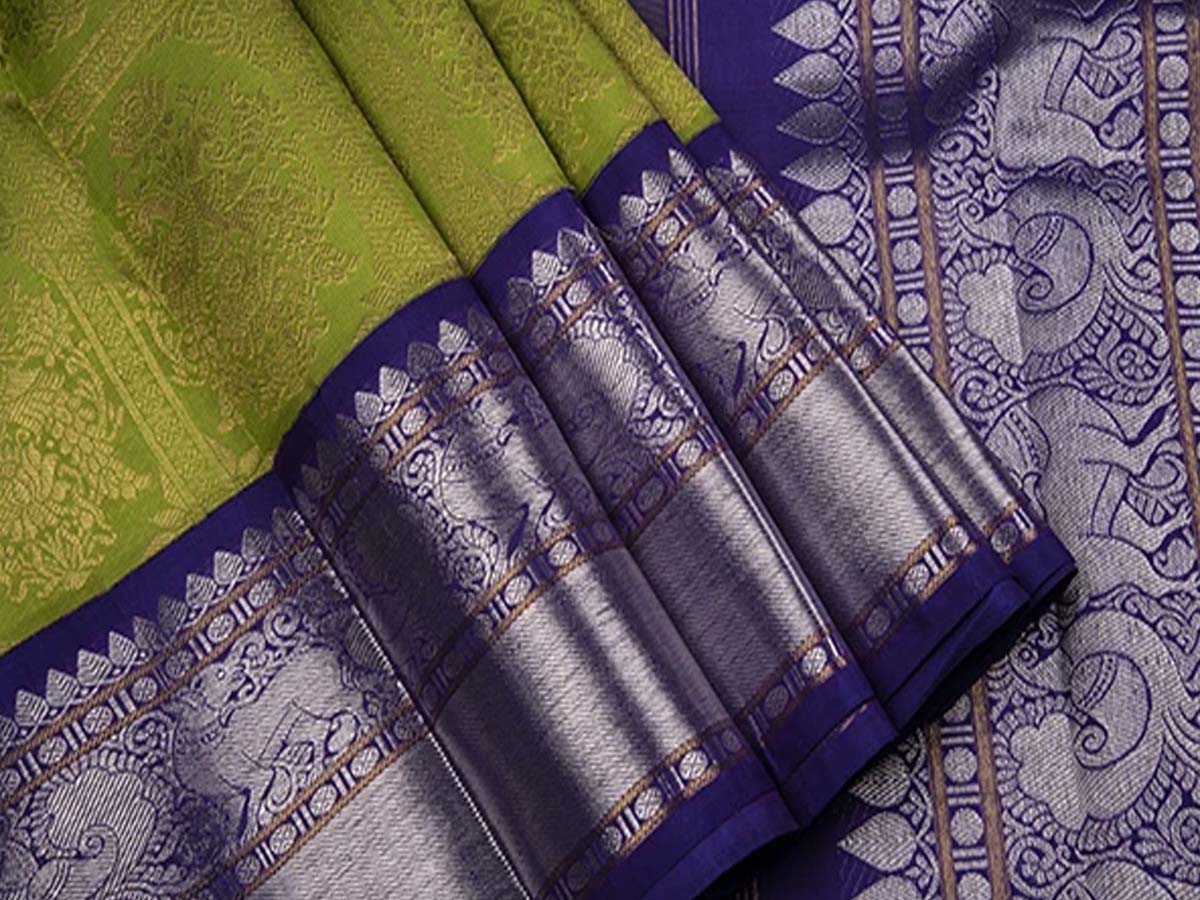 విజ‌య‌వాడ‌లో అతిపెద్ద కాంచీపురం గౌరి సిల్క్ షోరూమ్ ప్రారంభం