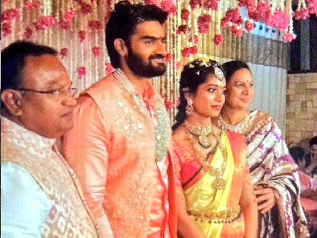 సైలెంట్ గా ఎంగేజ్మెంట్ కానిచ్చేసిన హీరో కార్తికేయ