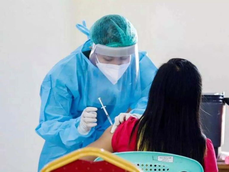 మ‌ధ్య‌ప్ర‌దేశ్ స‌రికొత్త రికార్డ్‌:  గంట‌లో ల‌క్ష‌మందికి వ్యాక్సిన్‌…