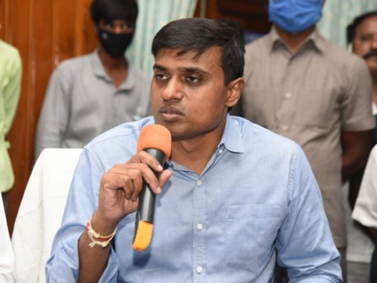 పార్లమెంట్ లోపల బయట స్టీల్ ప్లాంట్‌పై పోరాటం..