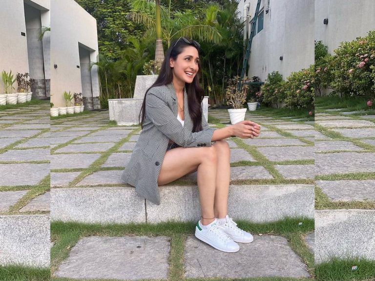 ప్రగ్యా జైస్వాల్ లేటెస్ట్‌ గ్లామర్ షో