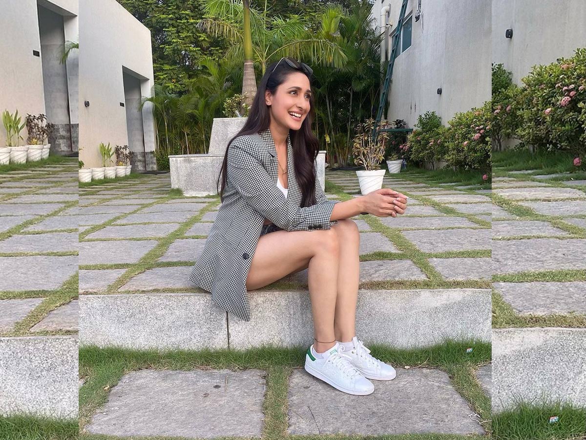 ప్రగ్యా జైస్వాల్ లేటెస్ట్‌ గ్లామర్ షో