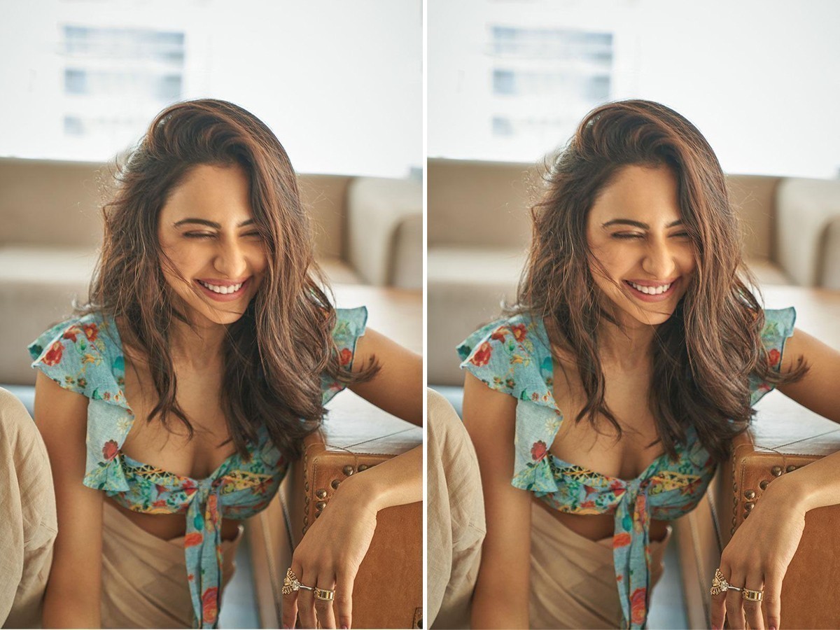 వెబ్ సిరీస్ తో నవ్వించబోతున్న రకుల్!