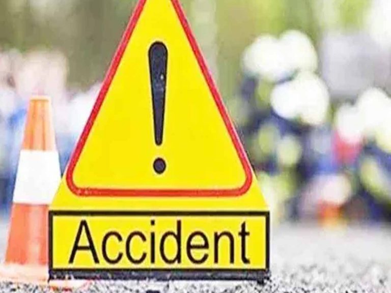 Viral : బస్సు నుంచి జారిపడిపోయిన మహిళ.. వీడియో వైరల్