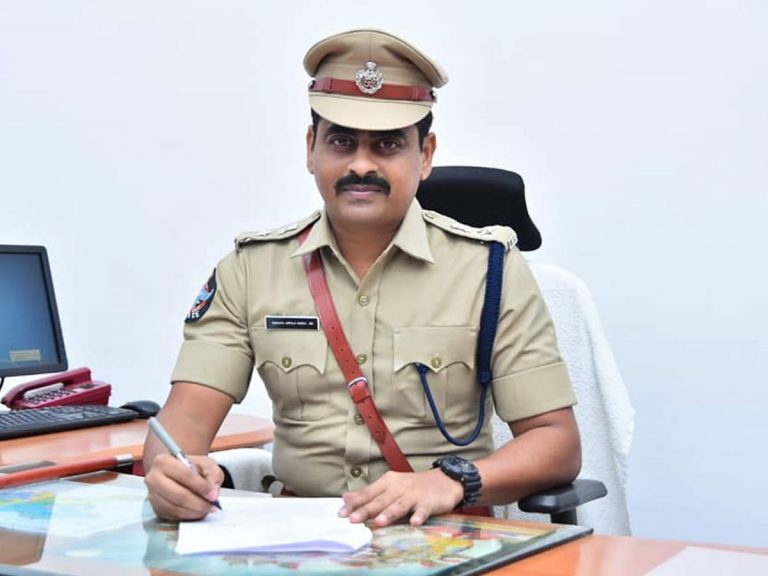 అసభ్యకర వీడియోలపై బాధితులు ఫిర్యాదు చేయండి