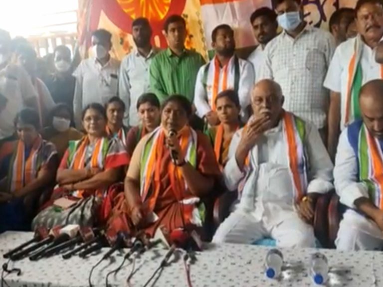 ఇంద్రవెల్లిలో జరిగేది ఆత్మగౌరవ సభ.. కేసీఆర్‌ను గద్దెదించే వరకు పోరాటం..