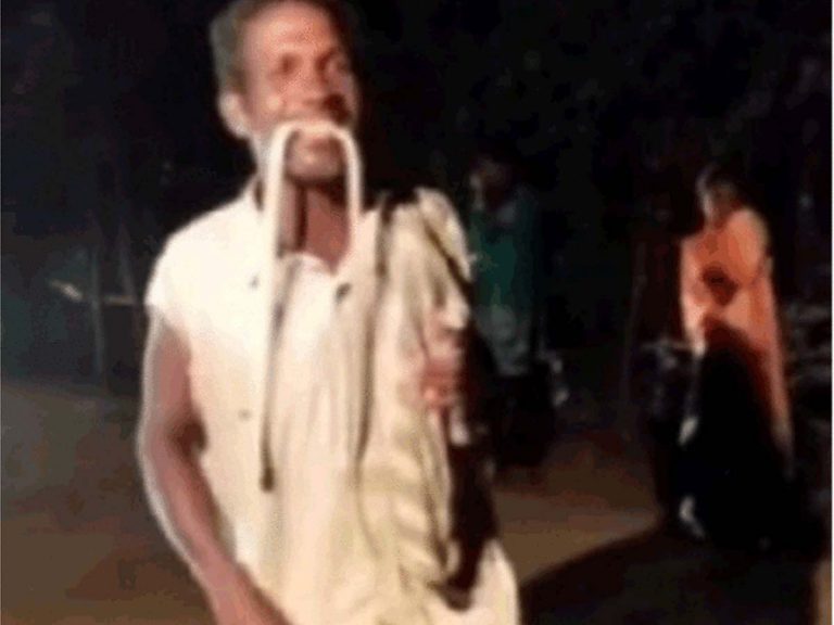 ఆ వ్య‌క్తి.. విష సర్పాన్ని కొరికి చంపేశాడు… ఎందుకంటే…