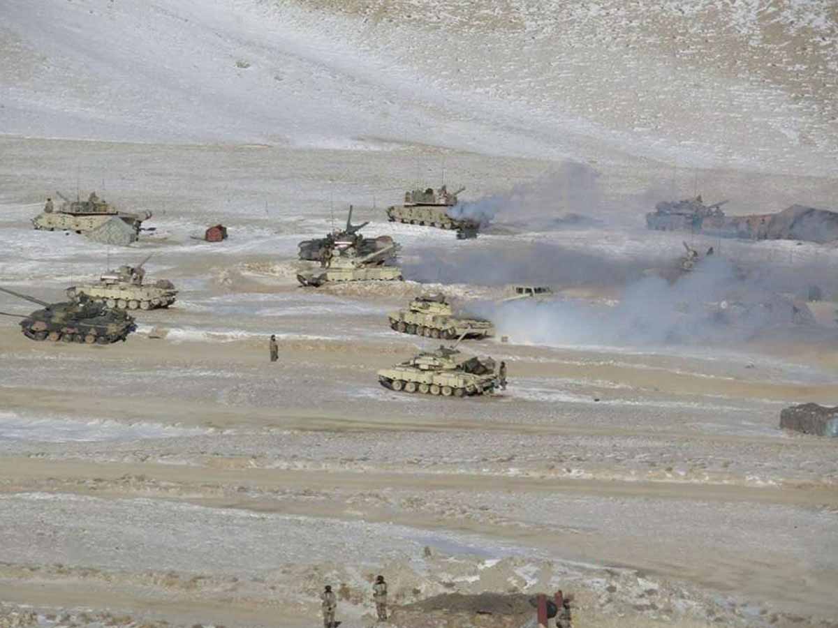 ల‌ద్ధాఖ్‌లో భార‌త్ సైనిక విన్యాసాలు… ఏ క్ష‌ణ‌మైనా…