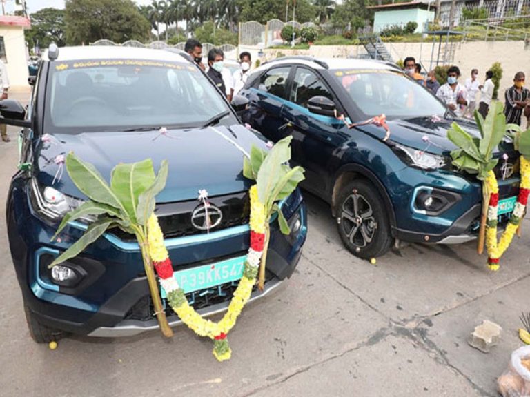 తిరుమ‌ల‌లో అందుబాటులోకి బ్యాట‌రీ కార్లు… త్వ‌ర‌లో 100 బ‌స్సులు…