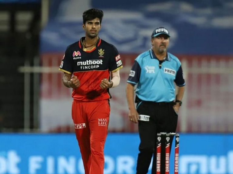 ఐపీఎల్ కి దూరమైన ఆర్సీబీ ఆల్ రౌండర్…