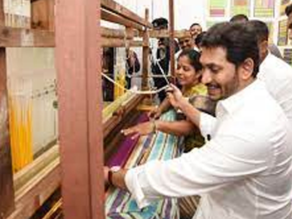 రేపే వారి ఖాతాల్లోకి నిధులు.. 80 వేల మందికి పైగా లబ్ధి