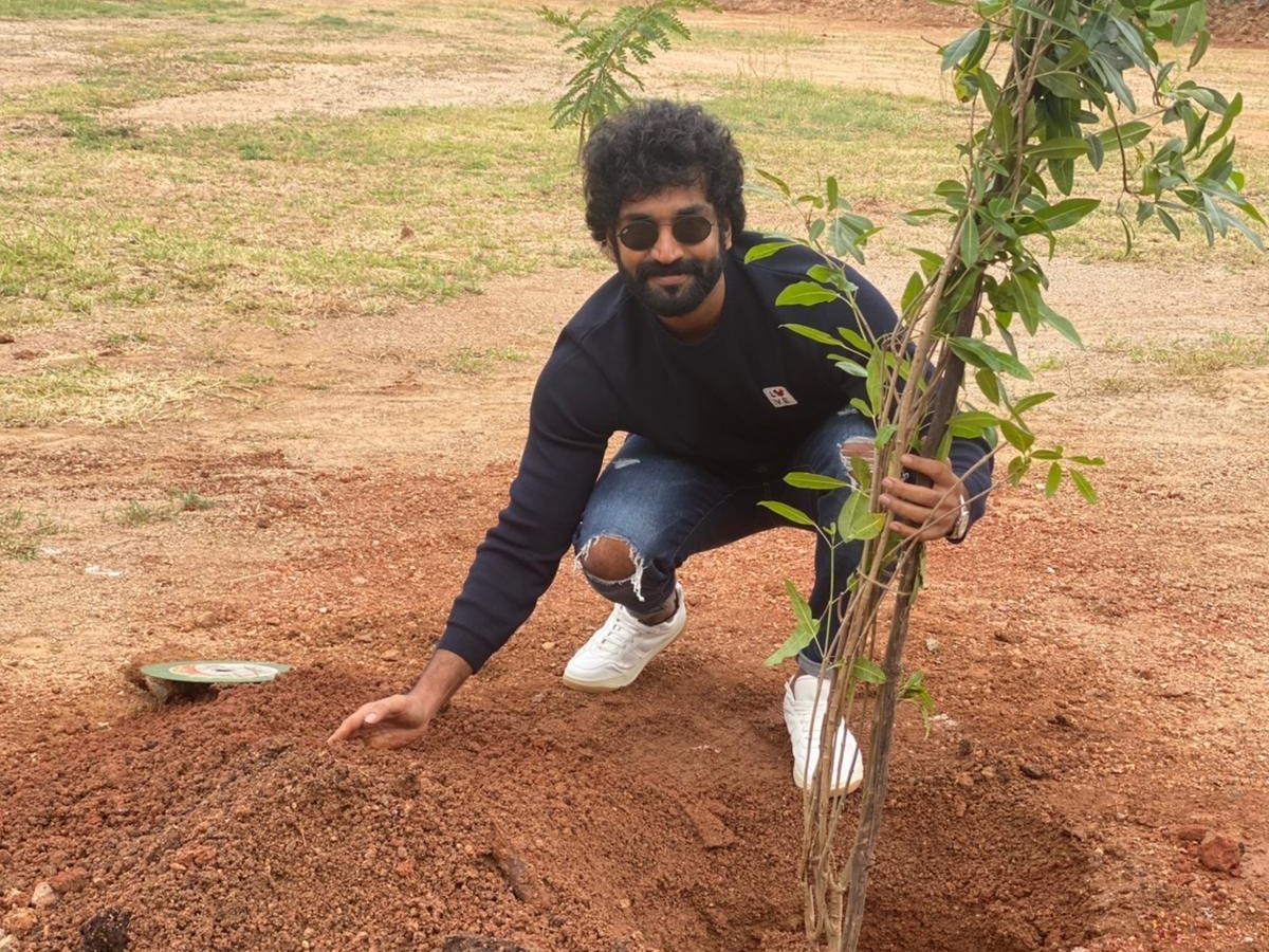 గ్రీన్ ఇండియా ఛాలెంజ్ స్వీకరించిన ఆది పినిశెట్టి…