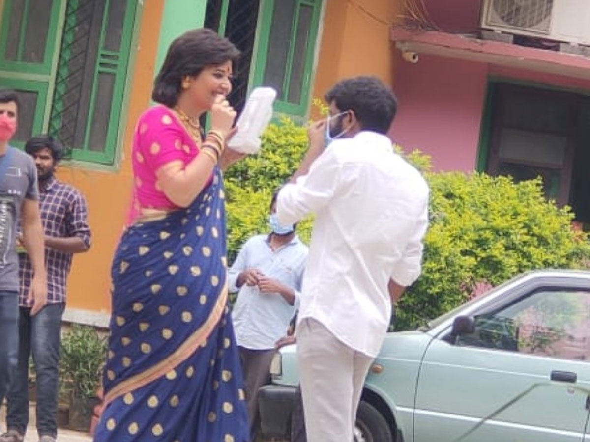 ‘పుష్ప’ ఫోటోలు లీక్‌.. ఆసక్తికరంగా అనసూయ గెటప్