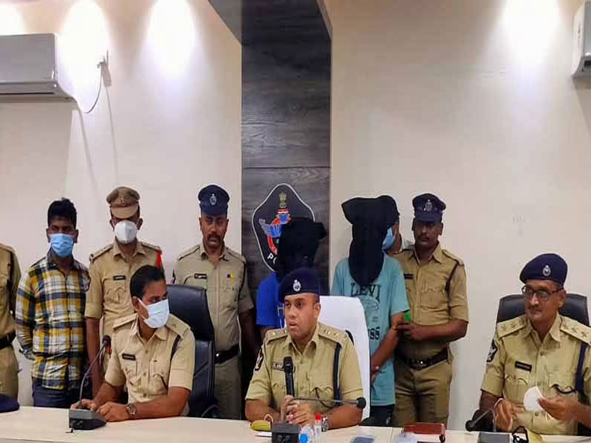 సీతానగరం గ్యాంగ్ రేప్‌ :వెలుగులోకి షాకింగ్‌ నిజాలు