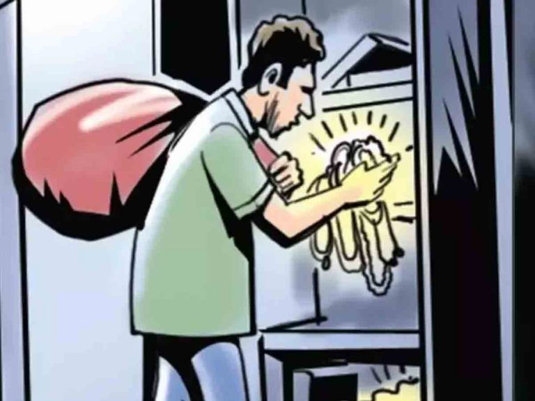 ప్రియురాలి కోసం దొంగగా మారిన ప్రేమికుడు