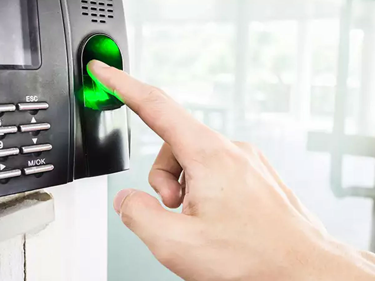 ప్రభుత్వ కార్యాలయాల్లో మళ్ళీ బయోమెట్రిక్ తప్పనిసరి…